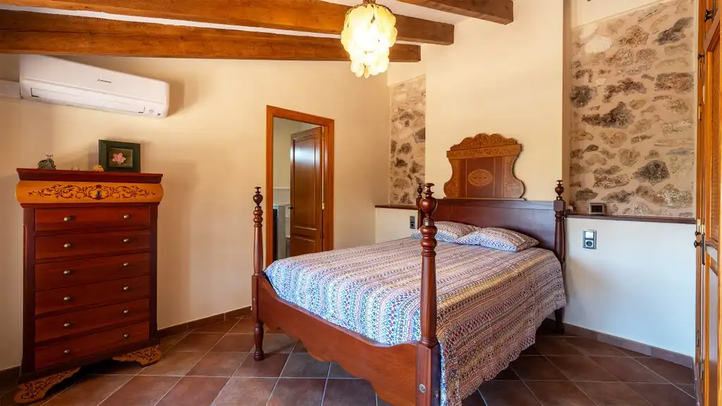 Dormitori de Finca rústica en venda en Llubí amb Aire condicionat, Calefacció i Terrassa