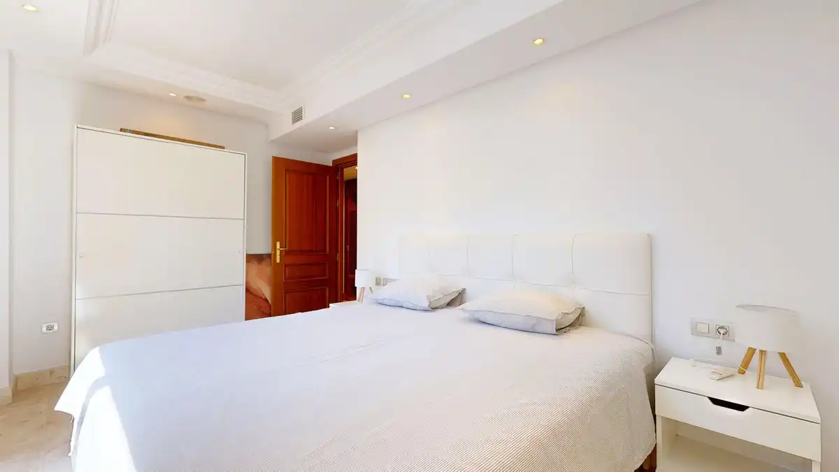 Bedroom of Flat for sale in Estepona  with Air Conditioner, Heating and Terrace