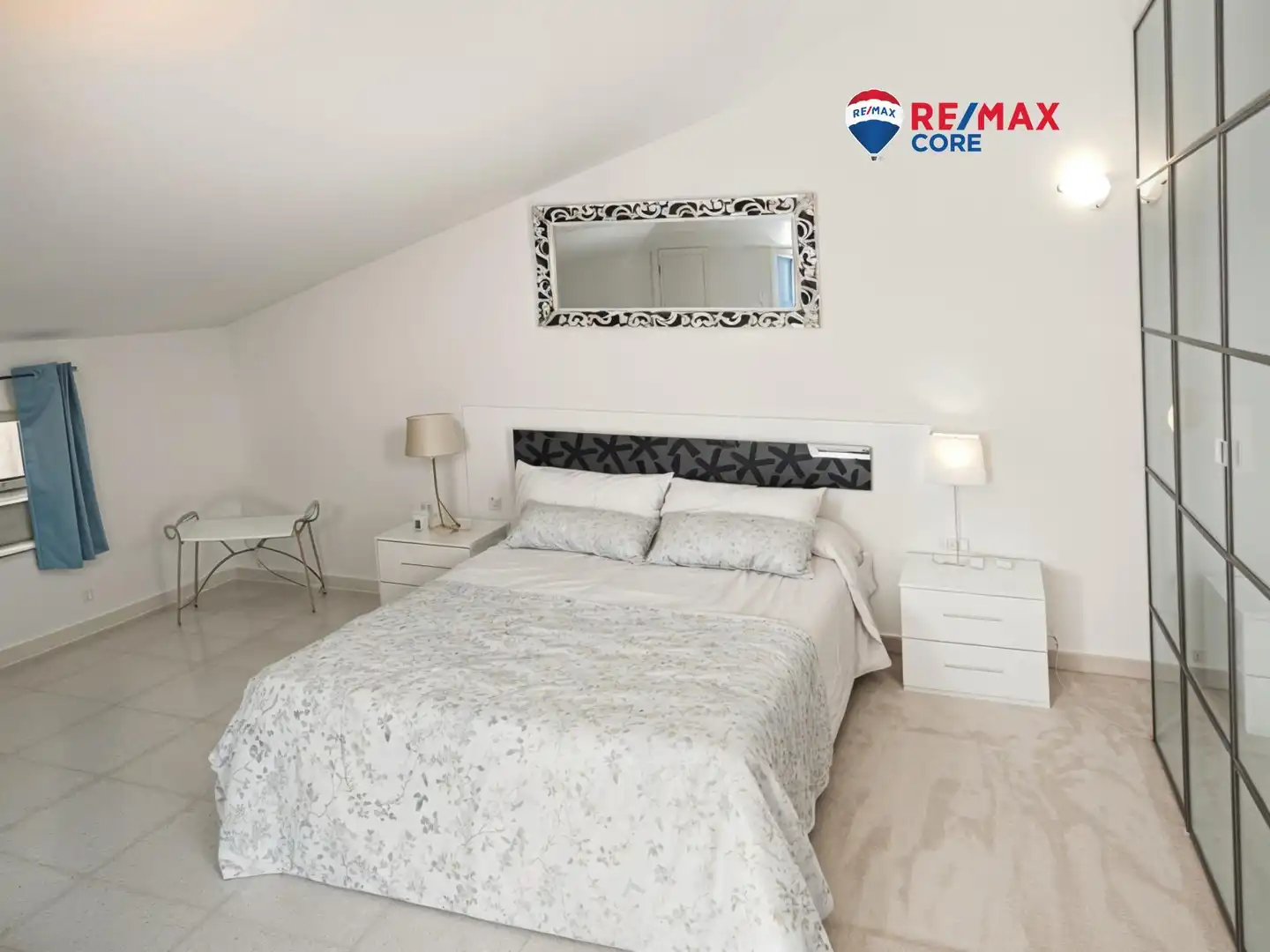 Schlafzimmer von Dachboden zum Verkauf in Puebla de la Calzada mit Klimaanlage, Heizung und Möbliert