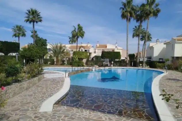 Piscina de Casa o chalet en venta en Torrevieja con Aire acondicionado, Terraza y Amueblado