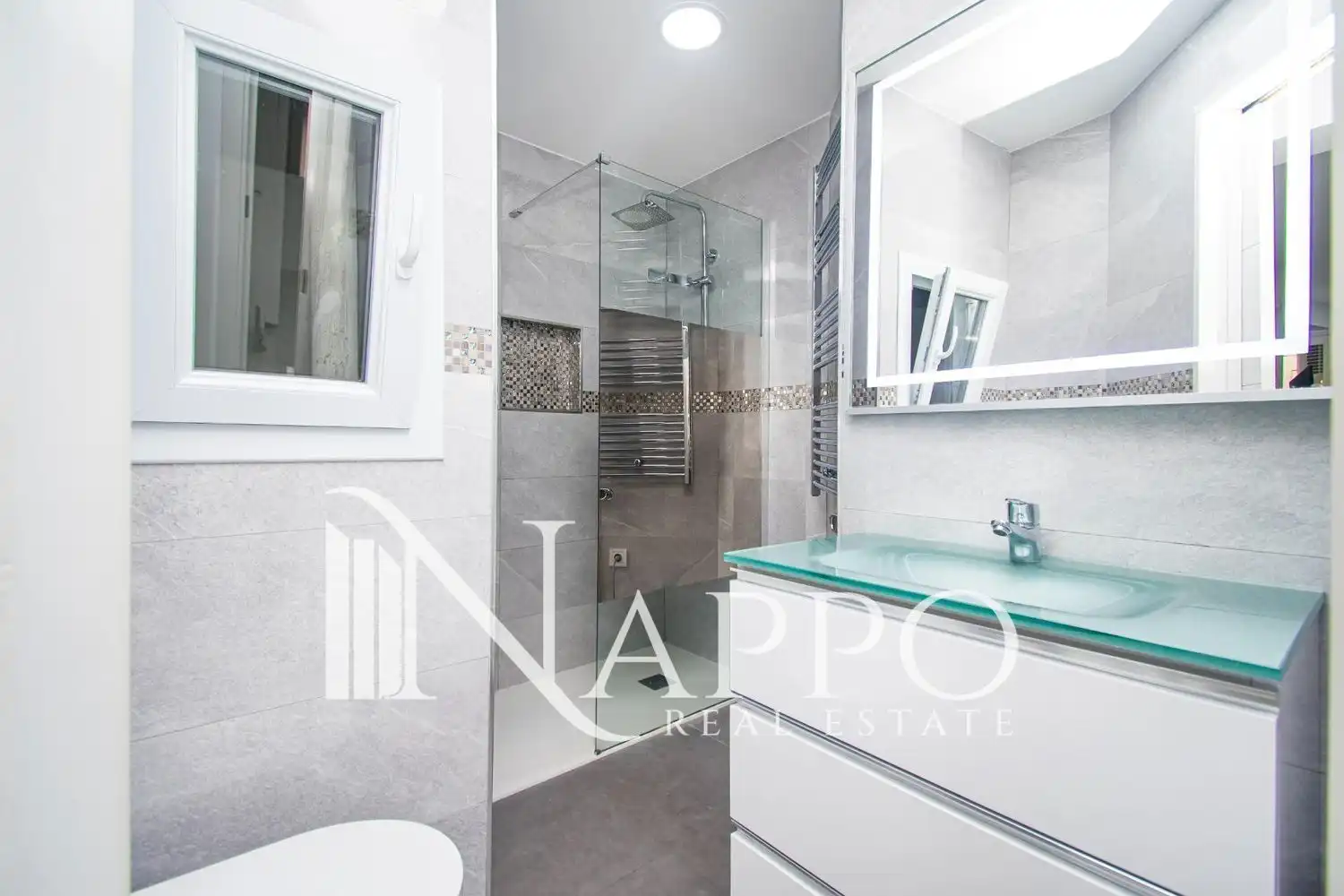 Bathroom of Flat for sale in  Palma de Mallorca  with Air Conditioner, Heating and Terrace
