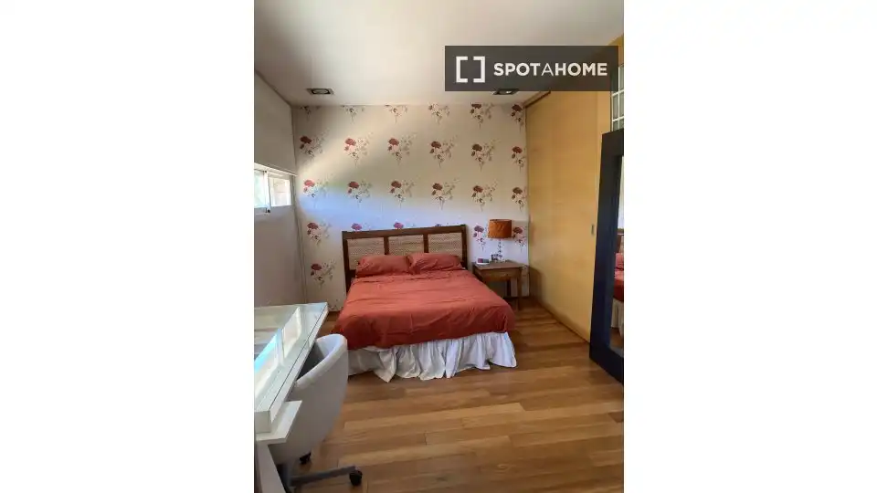 Bedroom of Flat for rent in Sevilla  with Air Conditioner, Heating and Furnished