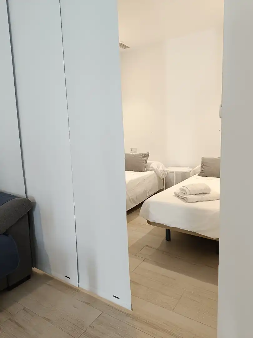 Schlafzimmer von Erdgeschoss zur Miete in Santa Pola mit Klimaanlage, Heizung und Möbliert