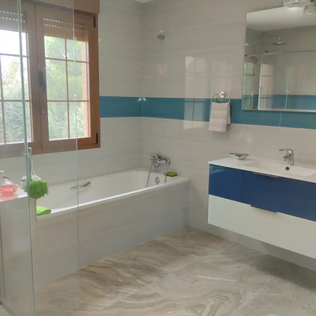 Bany de Casa o xalet en venda en El Escorial amb Calefacció, Jardí privat i Parquet