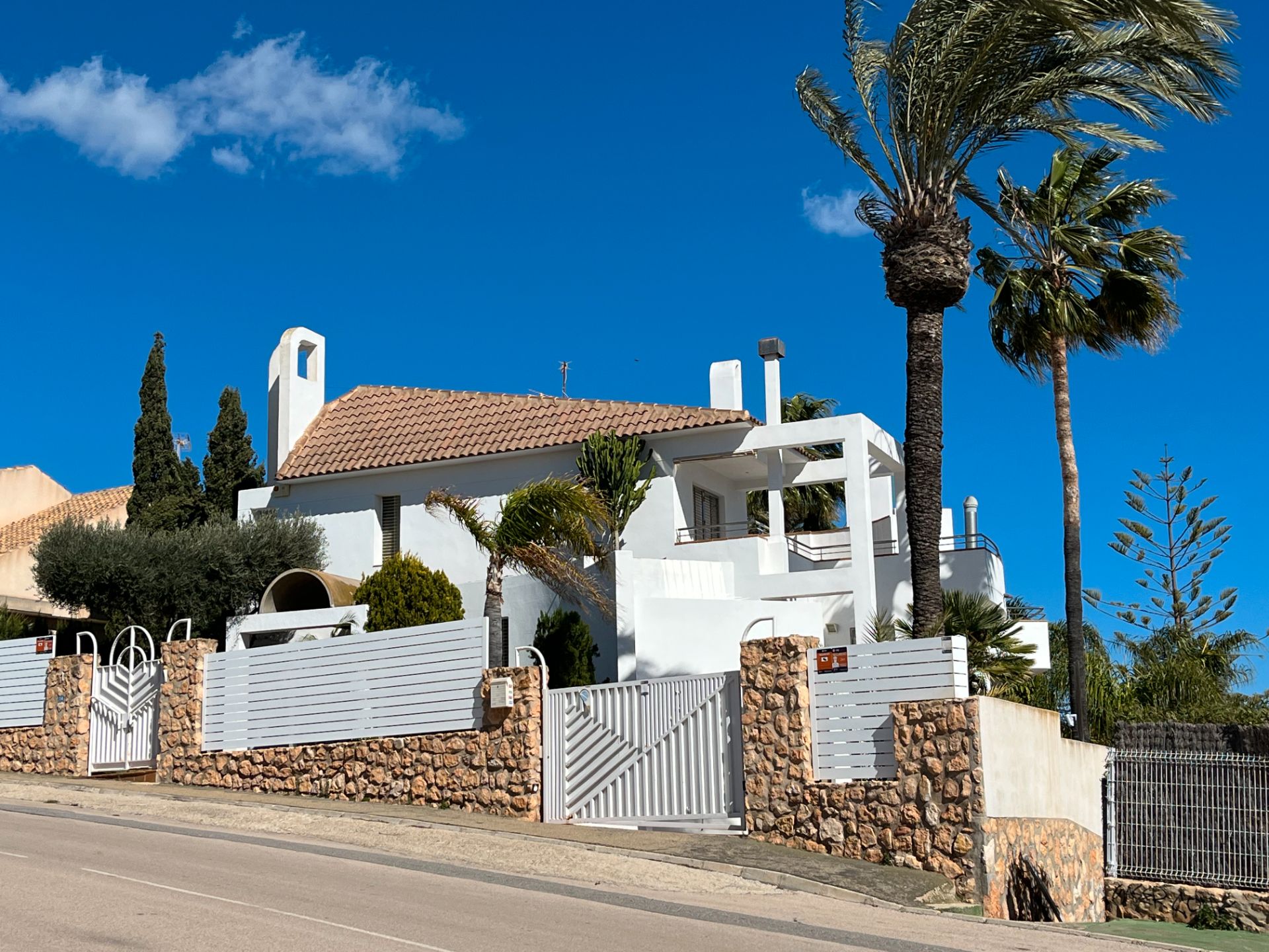 Vista exterior de Casa o chalet en venta en Orihuela con Jardín privado, Terraza y Piscina