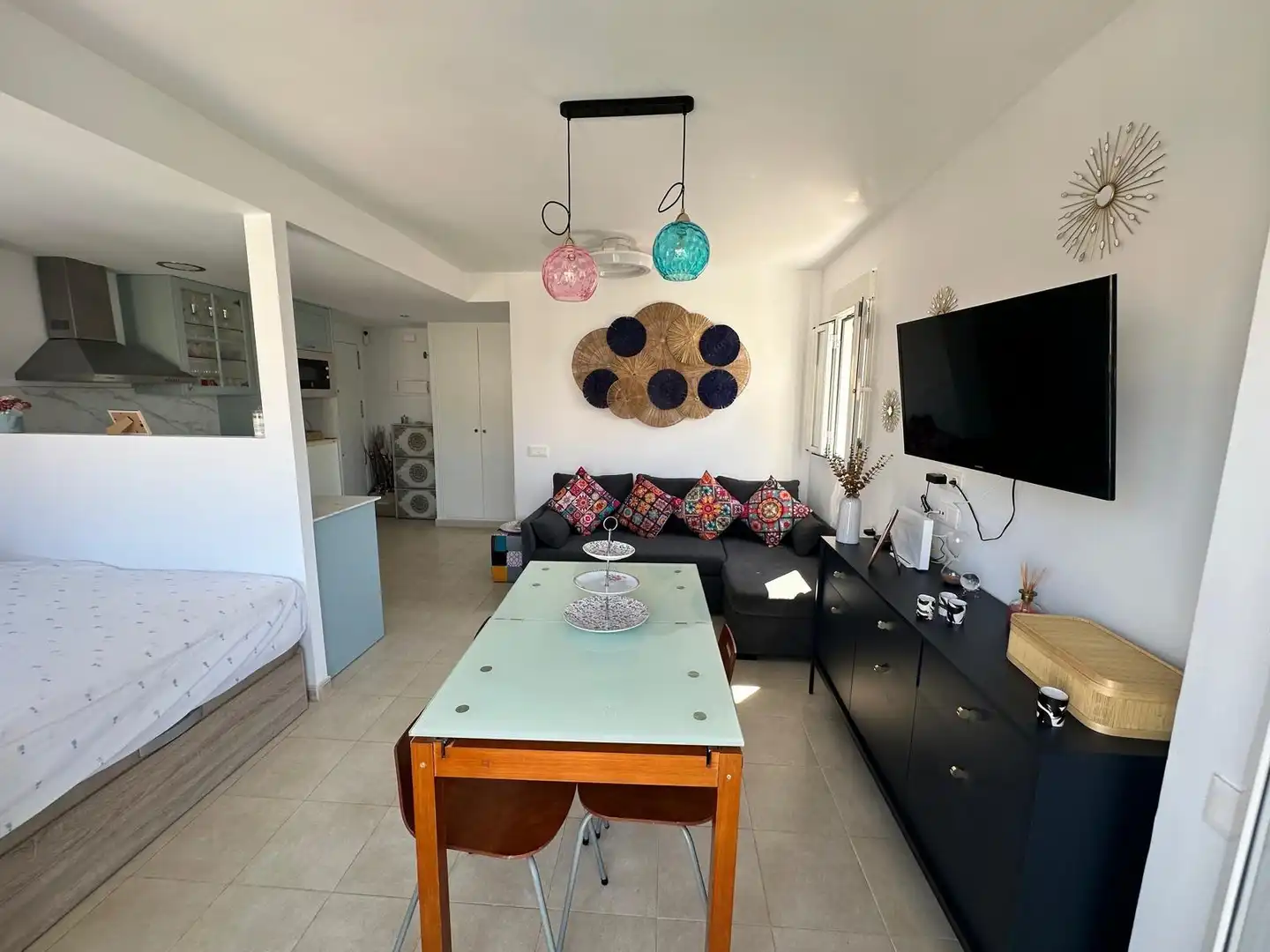 Sala d'estar de Estudi en venda en Finestrat amb Jardí privat, Terrassa i Moblat