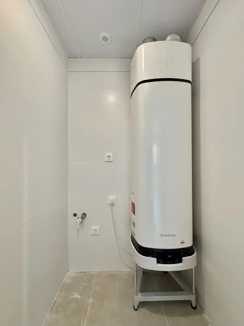 Baño de Piso de alquiler en Paiporta con Aire acondicionado, Trastero y Horno