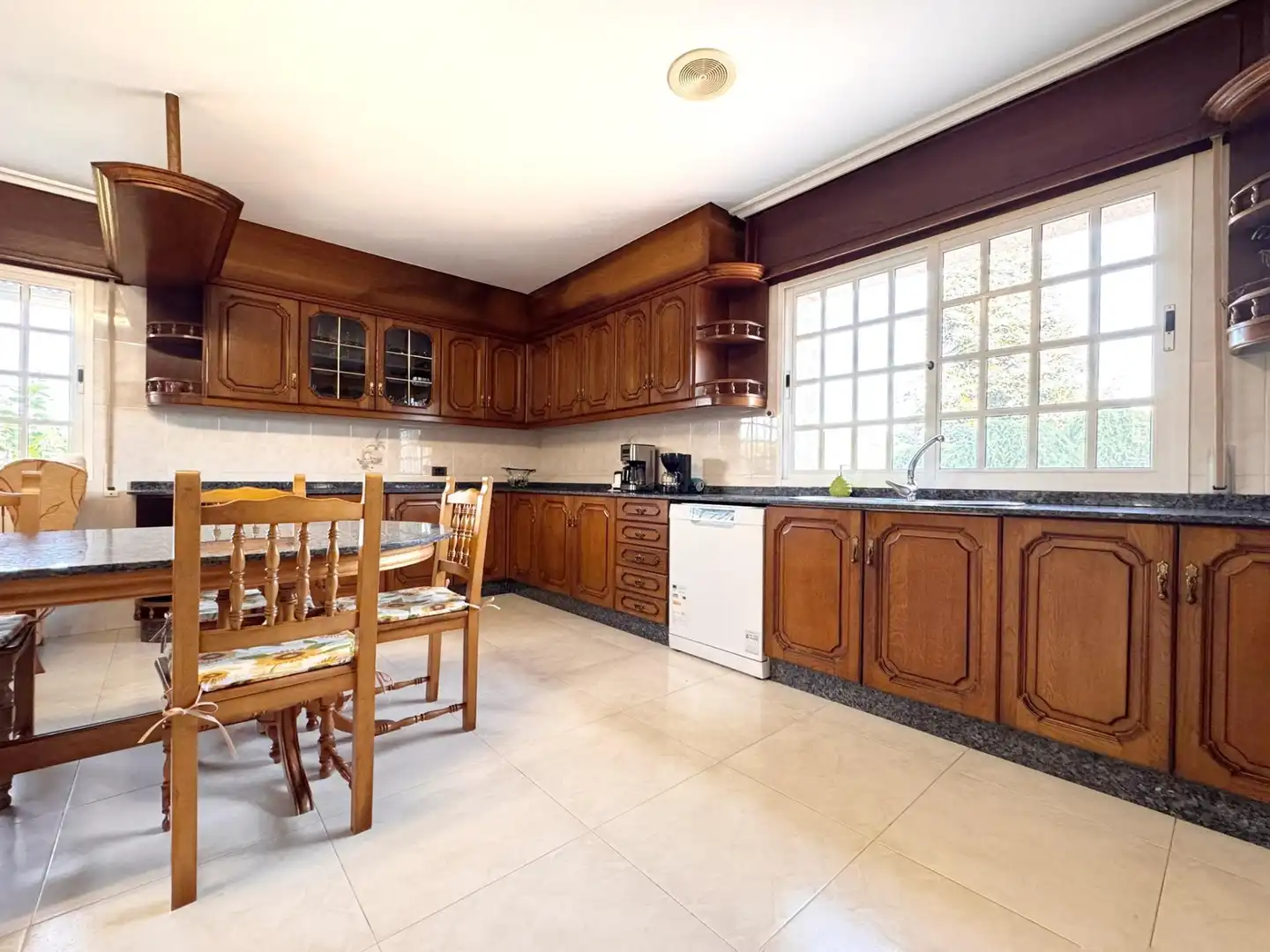Cocina de Casa o chalet en venta en Barro con Calefacción, Jardín privado y Terraza