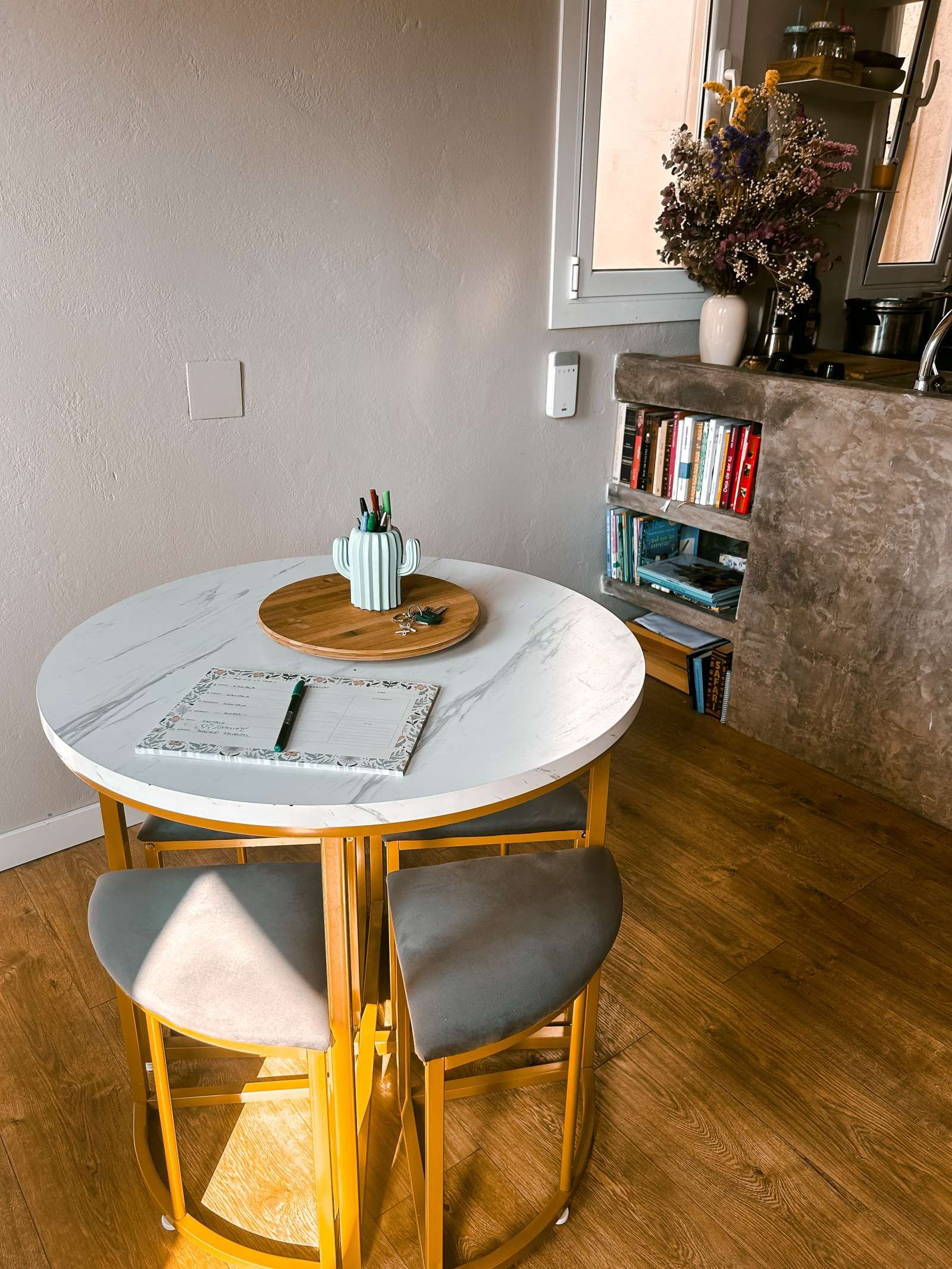 Dining room of Study to share in  Barcelona Capital  with Air Conditioner and Terrace