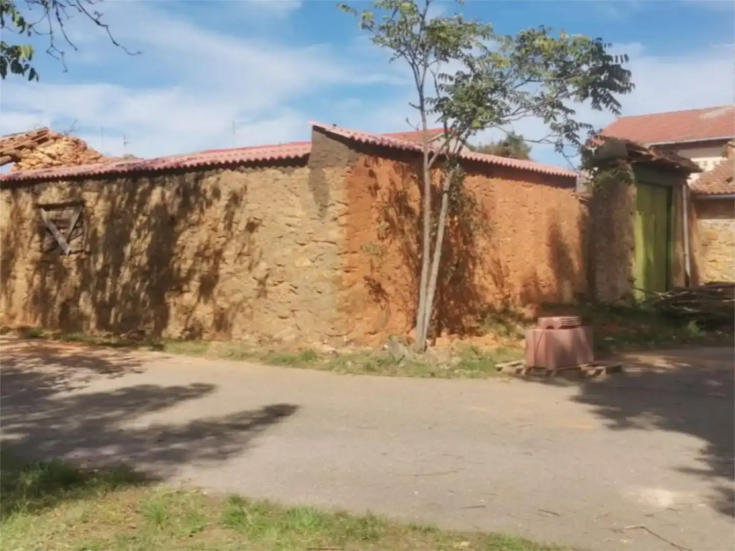 Vista exterior de Pis en venda en Castrocontrigo amb Jardí privat