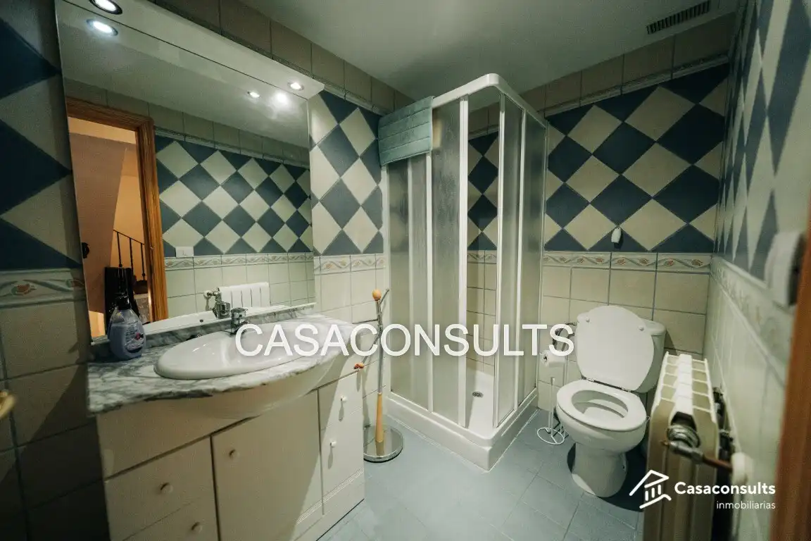 Baño de Casa o chalet en venta en Sierra Engarcerán con Calefacción, Terraza y Trastero