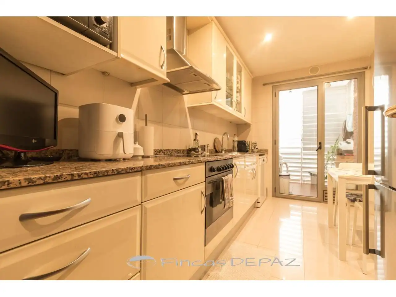 Kitchen of Flat for sale in Castelldefels  with Air Conditioner, Heating and Parquet flooring
