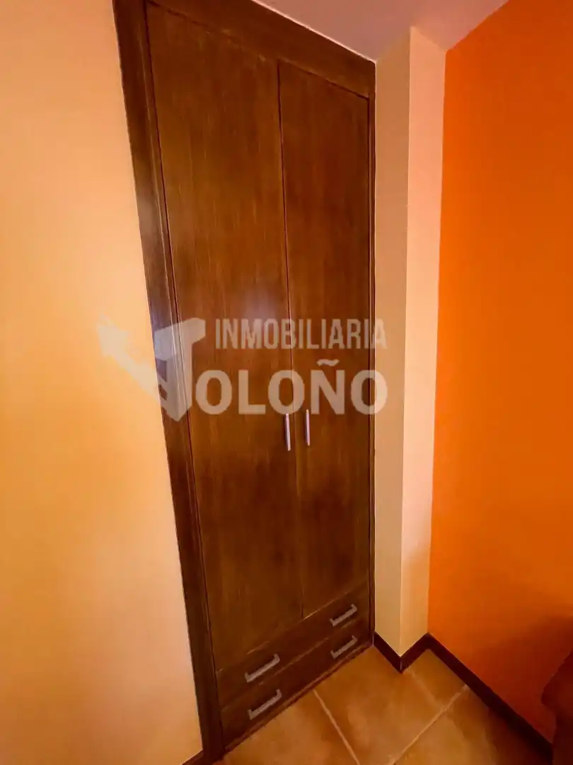 Dormitori de Apartament en venda en Cuzcurrita de Río Tirón amb Calefacció, Terrassa i Traster