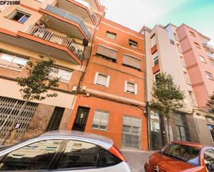 Exterior view of Flat for sale in L'Hospitalet de Llobregat  with Private garden