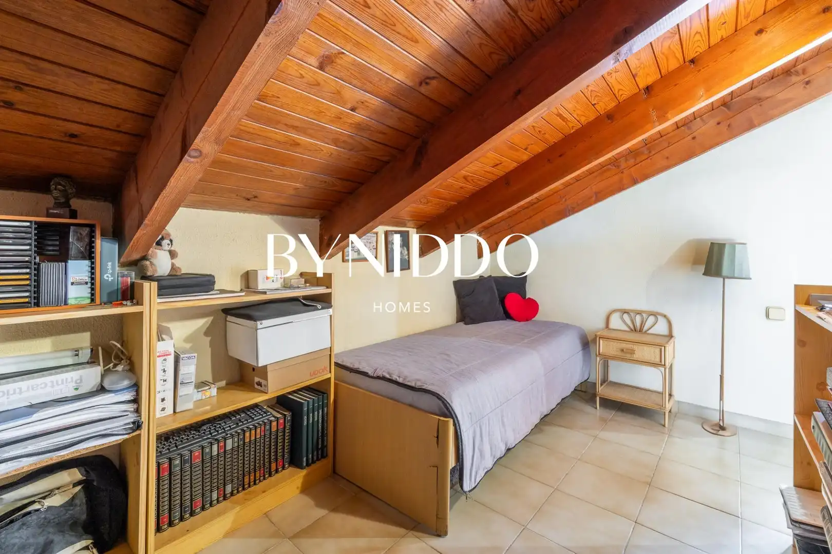 Habitación de Casa adosada en venta en Sant Cugat del Vallès con Aire acondicionado, Calefacción y Jardín privado