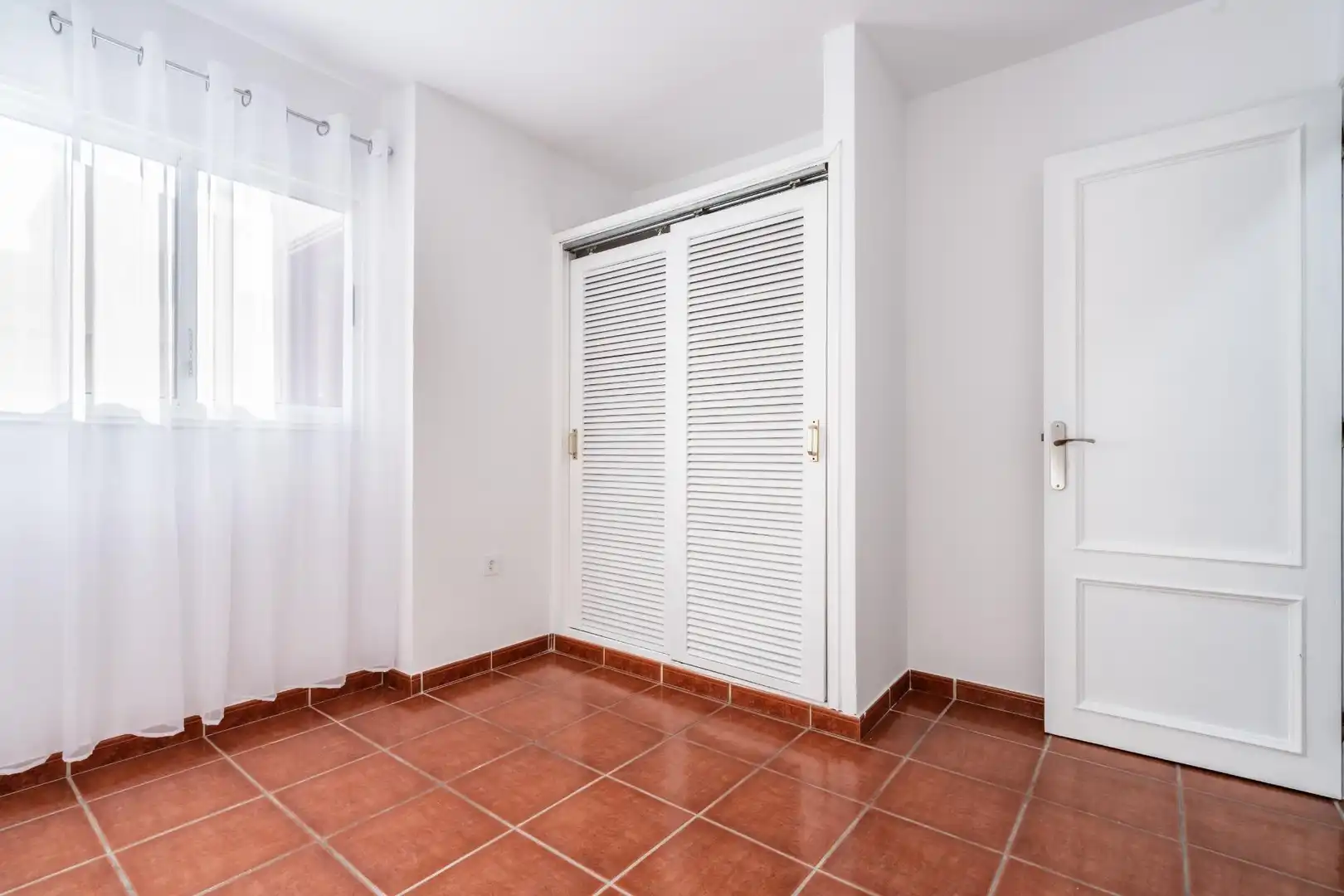 Habitación de Edificio en venta en Arona