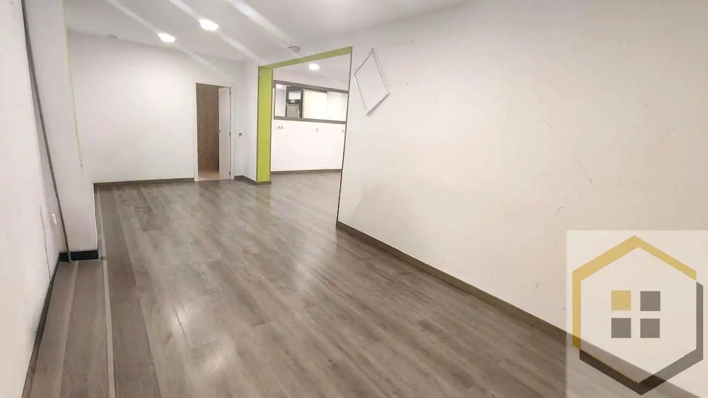 Local commercial à louer à De La Caza 17, imagen 6