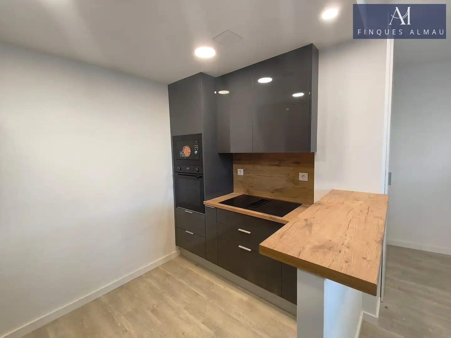 Ground floor for sale in Centre Vila, imagen 3