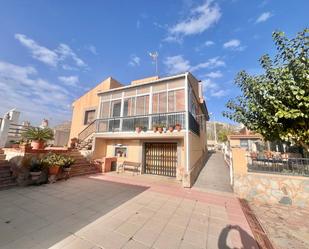 Vista exterior de Casa o xalet en venda en Alicante / Alacant amb Terrassa i Piscina