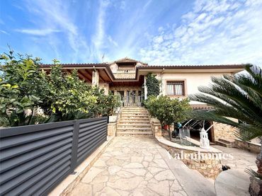 Casa con jardín en venta en Can Font - Ca n'Avellaneda