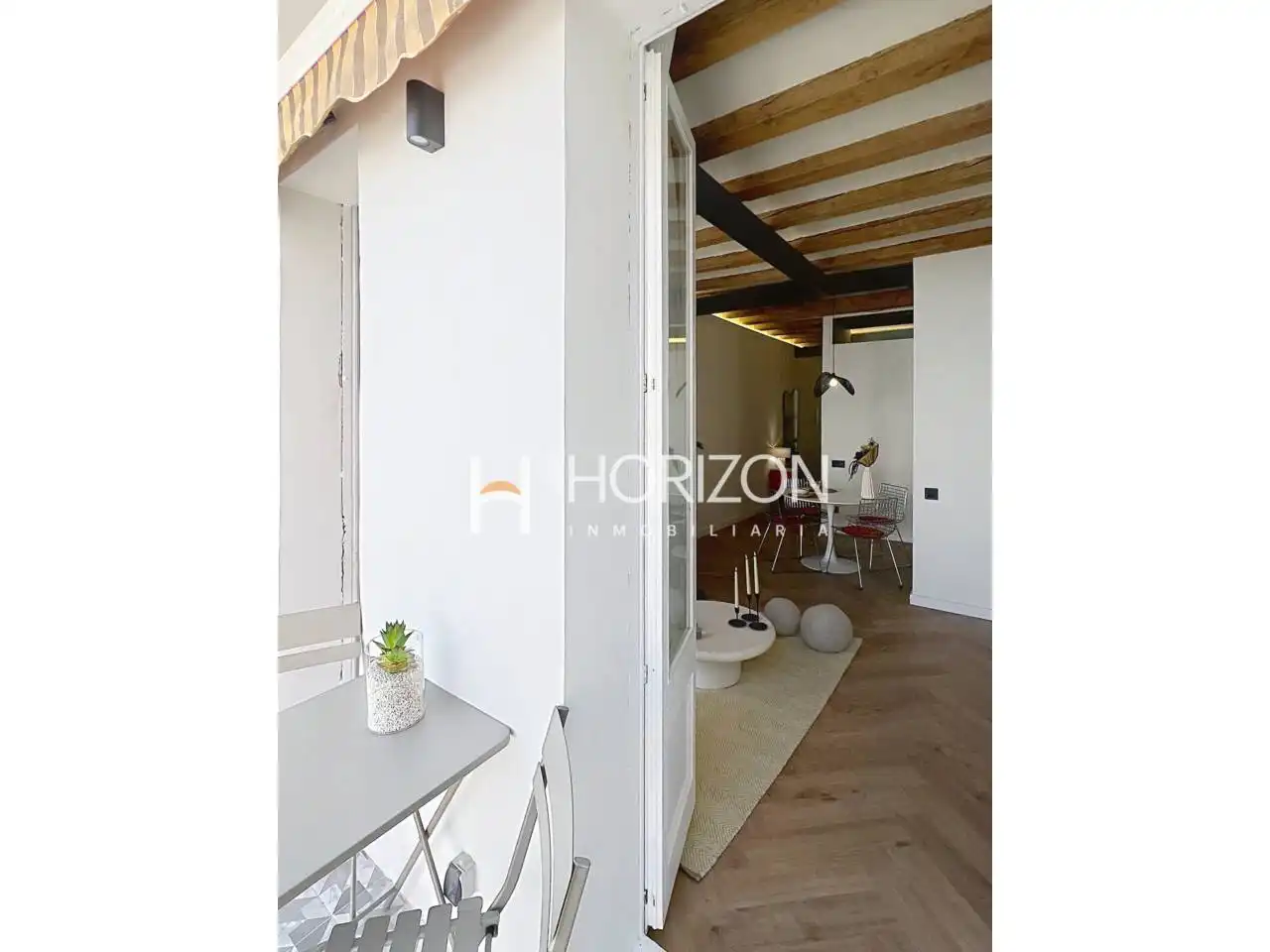 Wohnung zum Verkauf in Barcelona mit Klimaanlage, Heizung und Möbliert