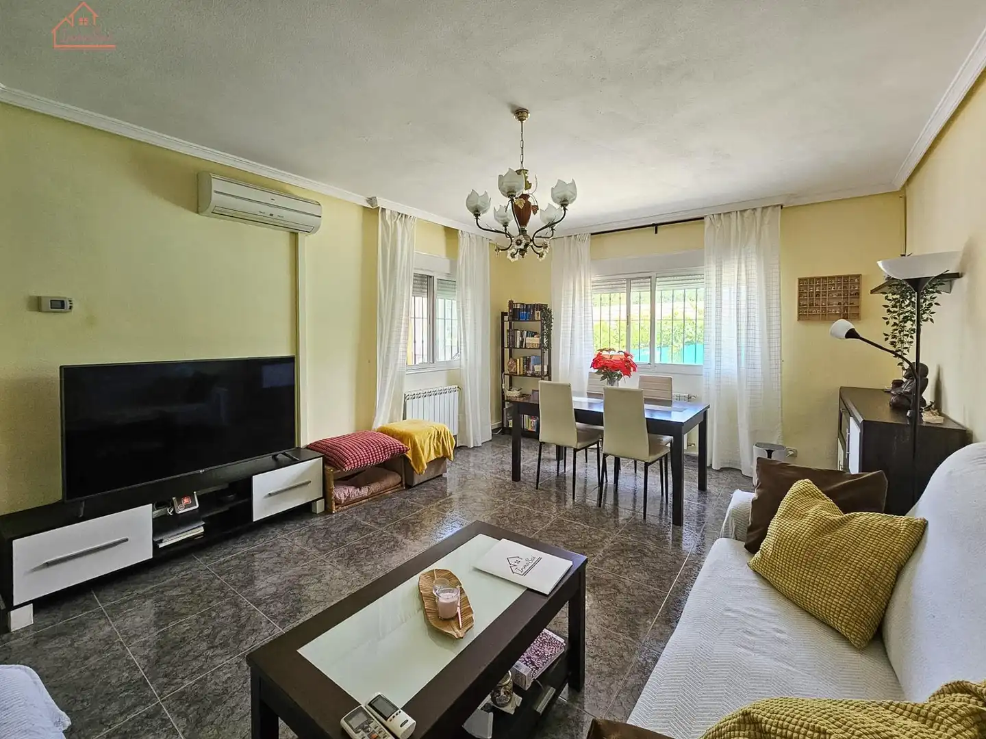 Sala d'estar de Casa o xalet en venda en Chinchón amb Aire condicionat, Calefacció i Jardí privat