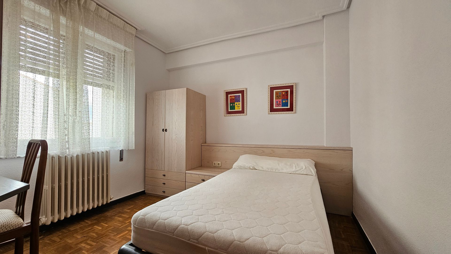 Dormitori de Pis en venda en Vitoria - Gasteiz amb Calefacció, Parquet i Terrassa