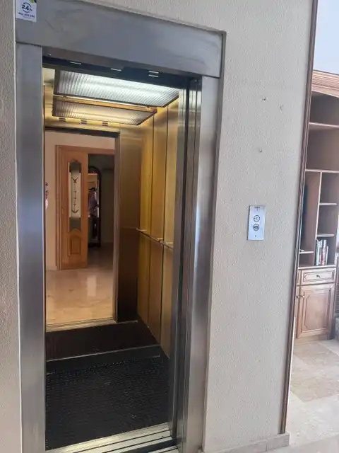 Casa adosada en venta en Valencia con Aire acondicionado, Terraza y Trastero