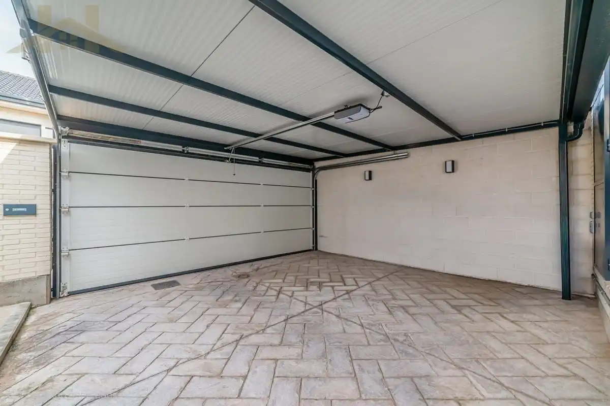 Parking de Casa o chalet en venta en Rivas-Vaciamadrid con Aire acondicionado, Calefacción y Jardín privado