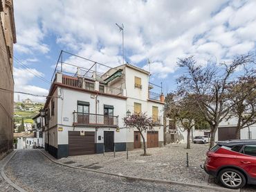 Casa amb balcó en venda a Albaicín