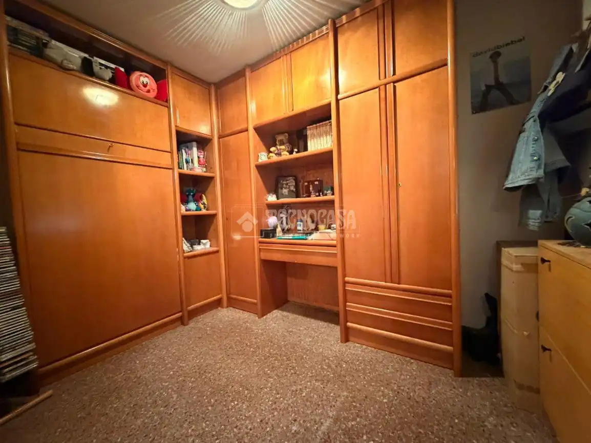 Habitación de Piso en venta en Madrid con Terraza y Balcón