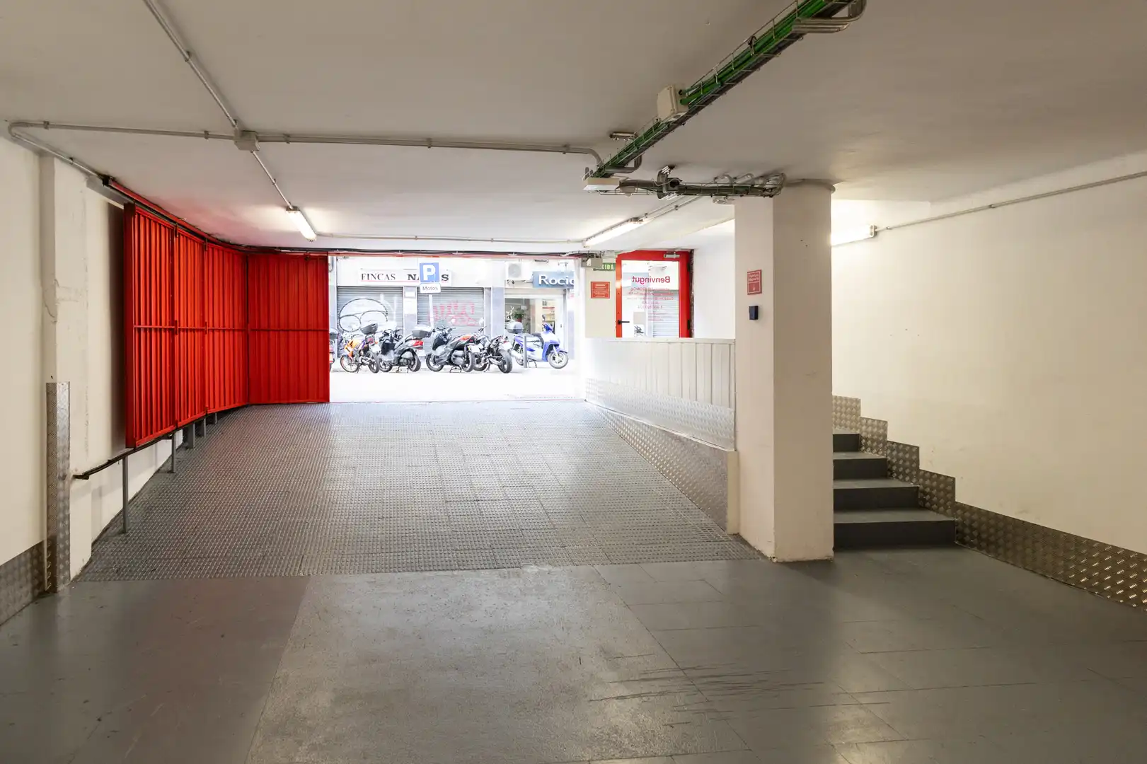 Trastero de alquiler en L'Hospitalet de Llobregat con Alarma