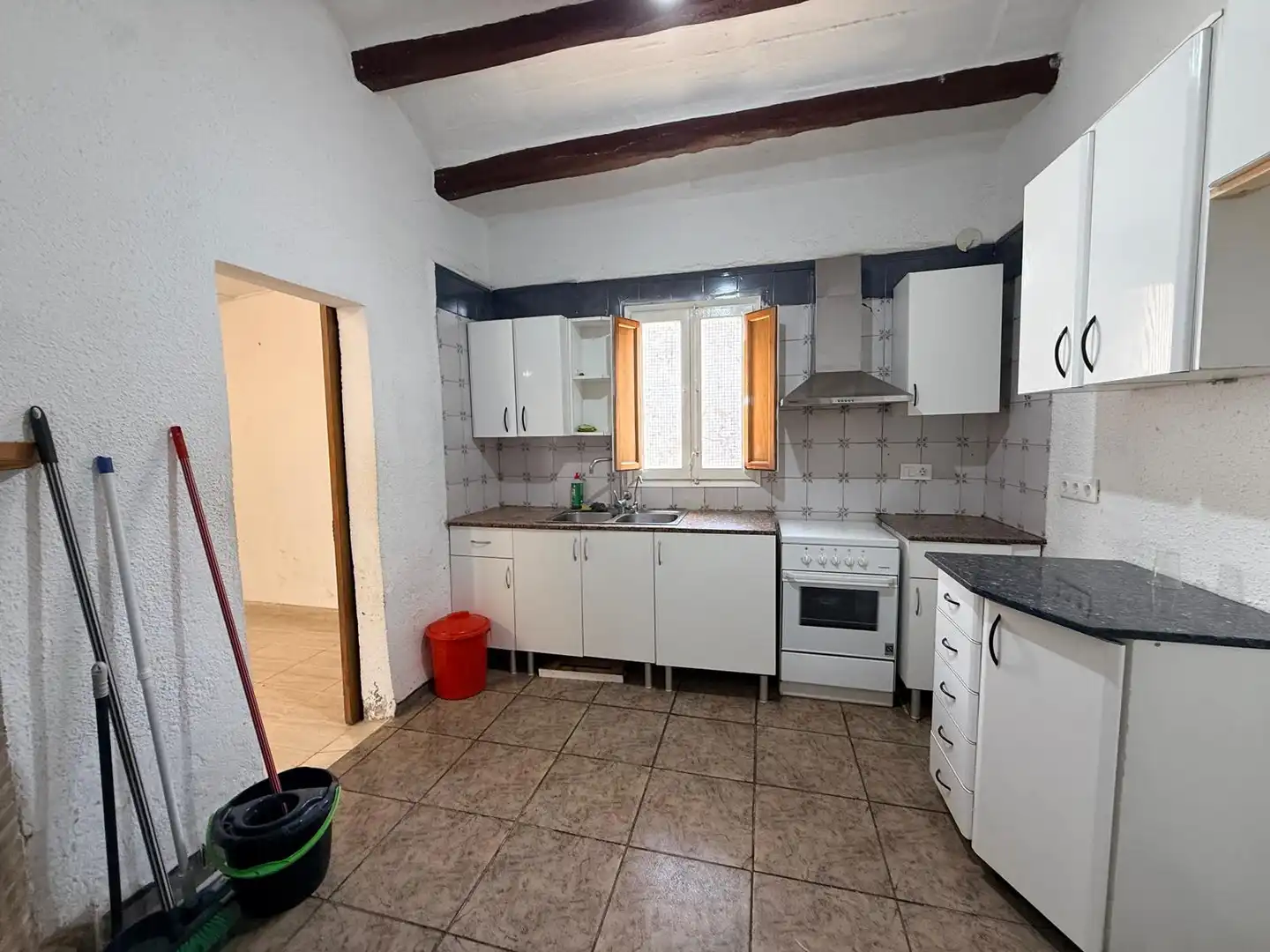 Cuina de Casa adosada en venda en Vilafranca del Penedès amb Terrassa