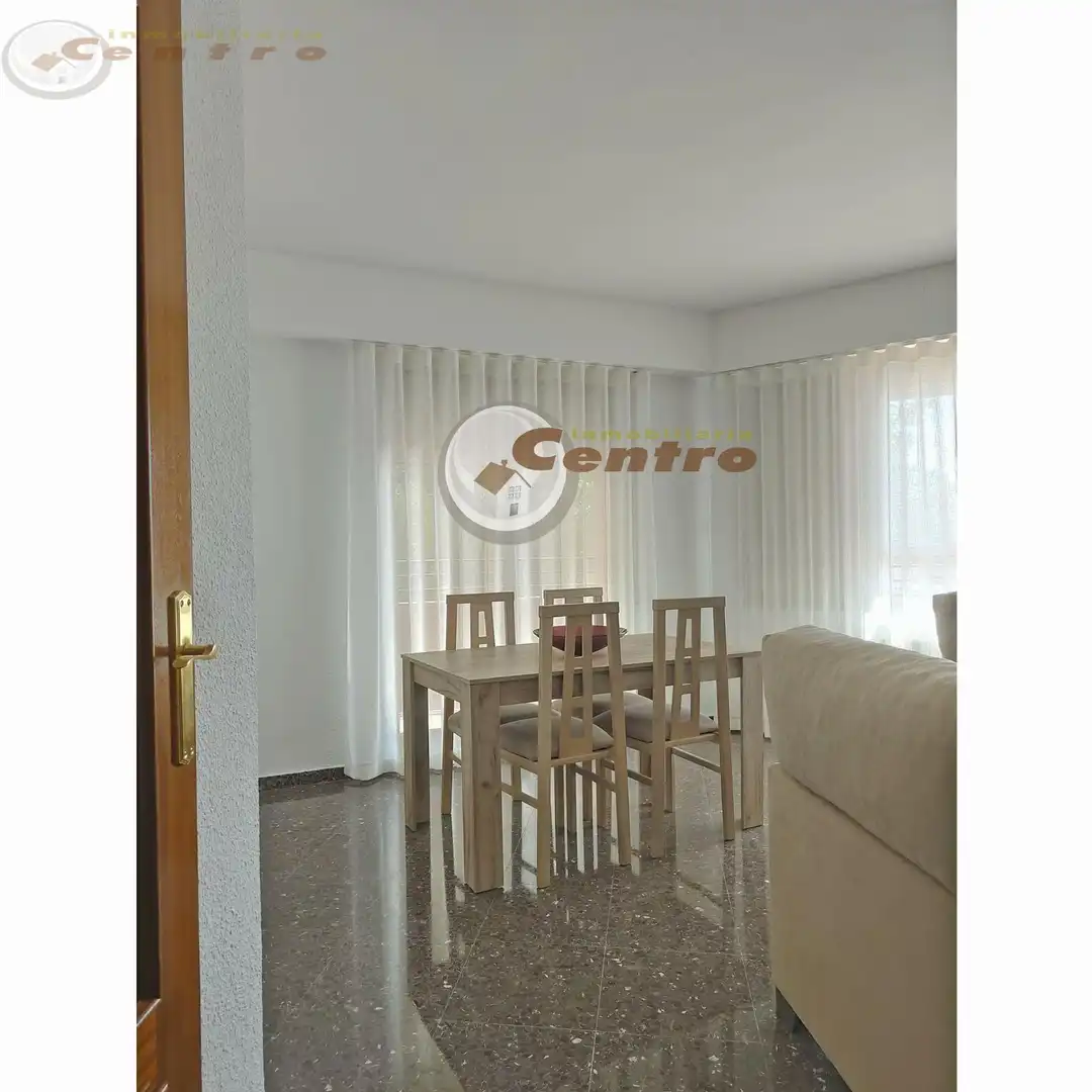 Sala de estar de Piso de alquiler en Albacete con Calefacción, Amueblado y Balcón