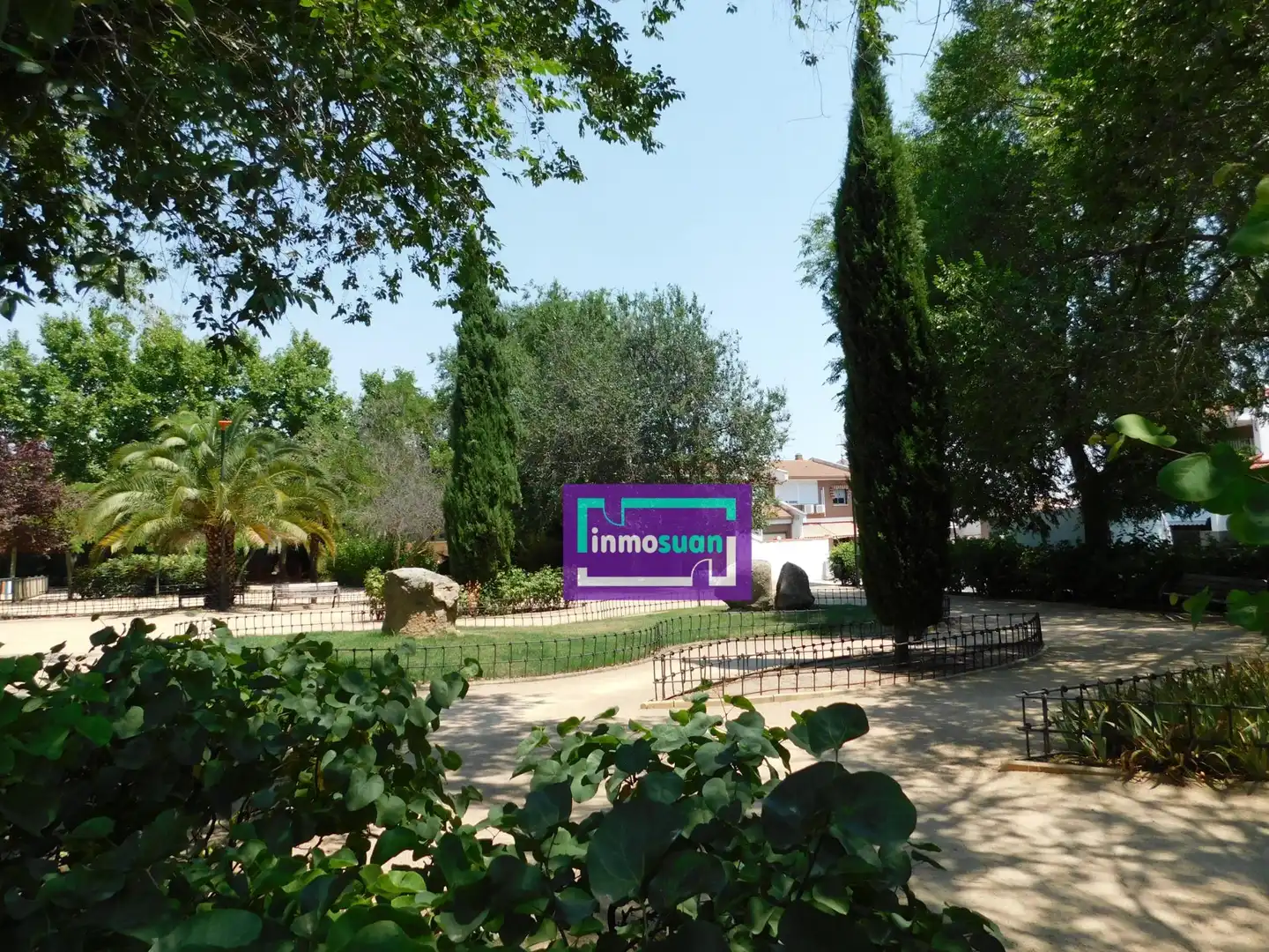 Vista exterior de Casa adosada en venda en Illescas amb Calefacció, Jardí privat i Terrassa