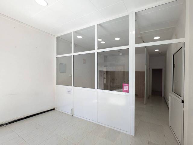 Local comercial en Alquiler en MESTRE ANTONI TORELLO en Sant Sadurní d'Anoia