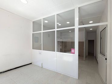 Local comercial de lloguer a Calle MESTRE ANTONI TORELLO