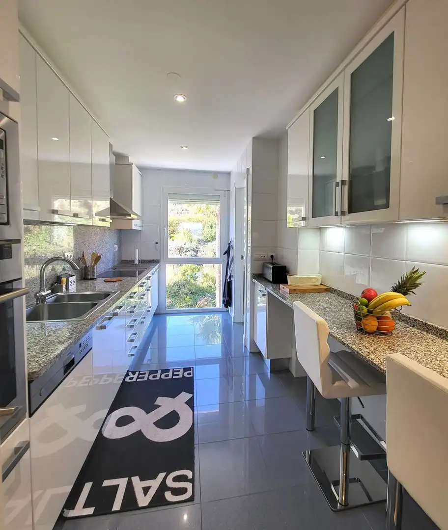 Apartamento con piscina en venta en Nueva Andalucía, imagen 9