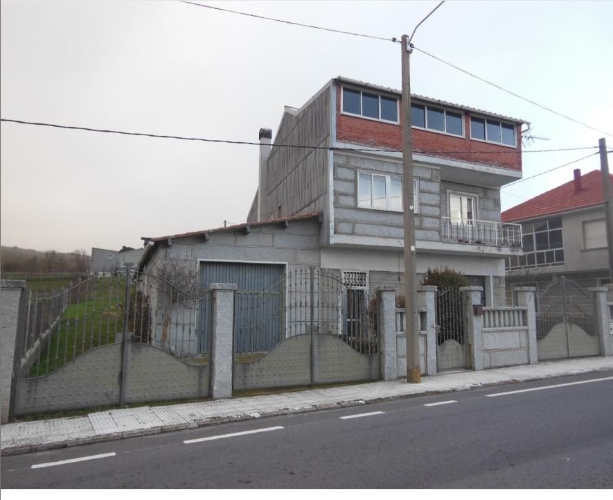 Vista exterior de Casa o xalet en venda en Baltar amb Calefacció, Jardí privat i Terrassa