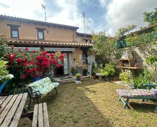 Garden of House or chalet for sale in Chozas de Abajo  with Heating, Private garden and Furnished