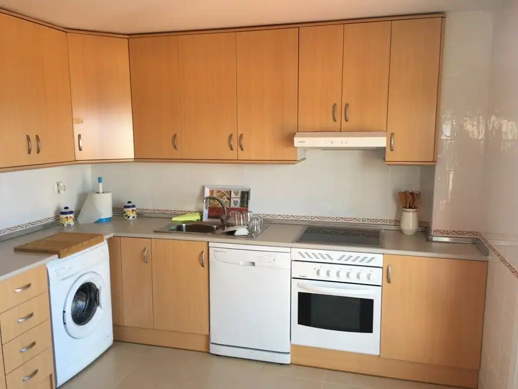 Küche von Wohnung zum Verkauf in Cartagena mit Klimaanlage, Terrasse und Gemeinschaftspool