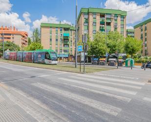 Vista exterior de Pis en venda en  Granada Capital amb Aire condicionat, Calefacció i Terrassa