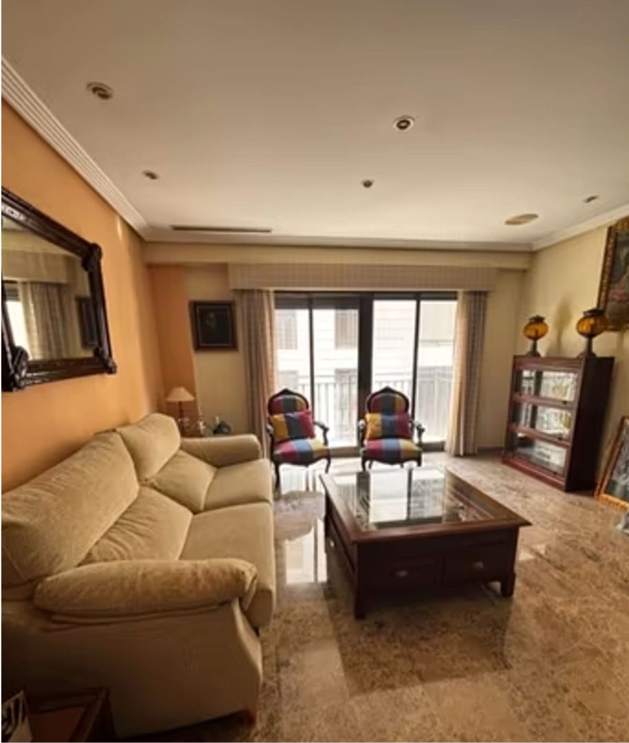 Sala d'estar de Àtic de lloguer en Elche / Elx amb Terrassa i Moblat