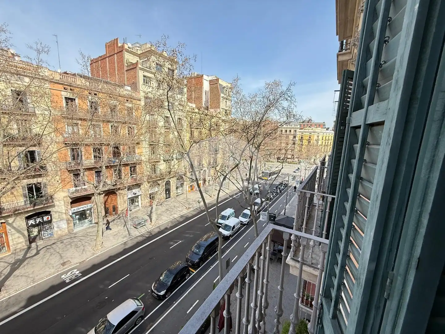 Außenansicht von Wohnung zur Miete in Barcelona mit Klimaanlage, Heizung und Terrasse