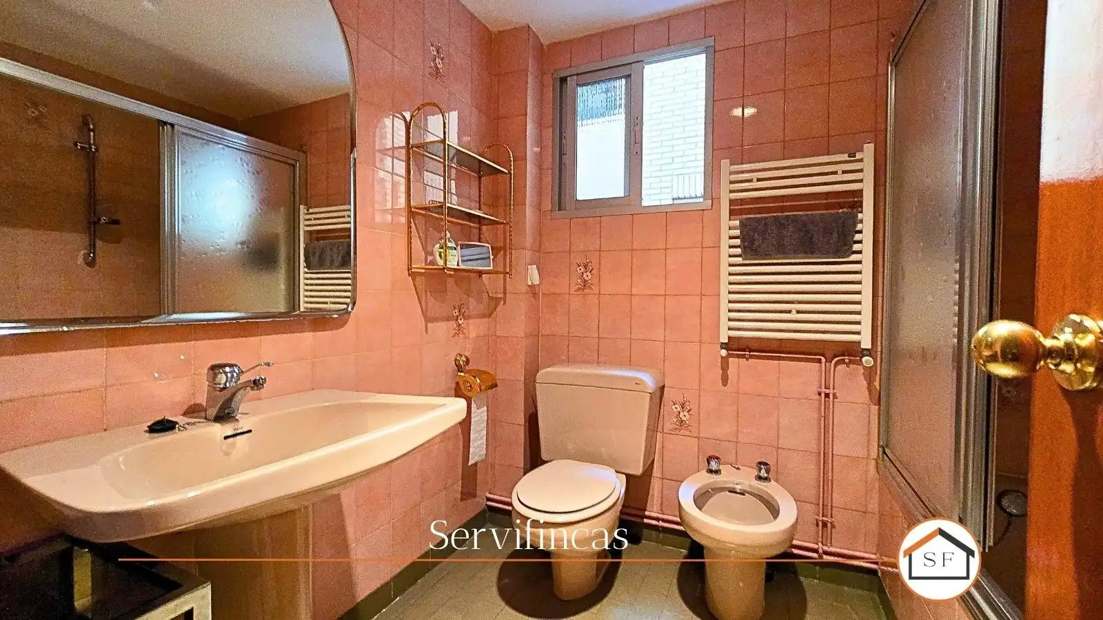 Badezimmer von Wohnung zum Verkauf in Madrid mit Klimaanlage, Heizung und Parkett