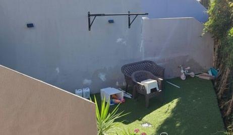 Foto 2 de Casa adosada en venda a Calle las Naciones, 17, El Zabal - Santa Margarita, La Línea de la Concepción