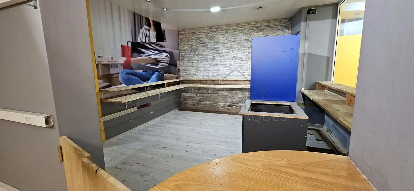 Cuina de Local de lloguer en Barcelona amb Aire condicionat