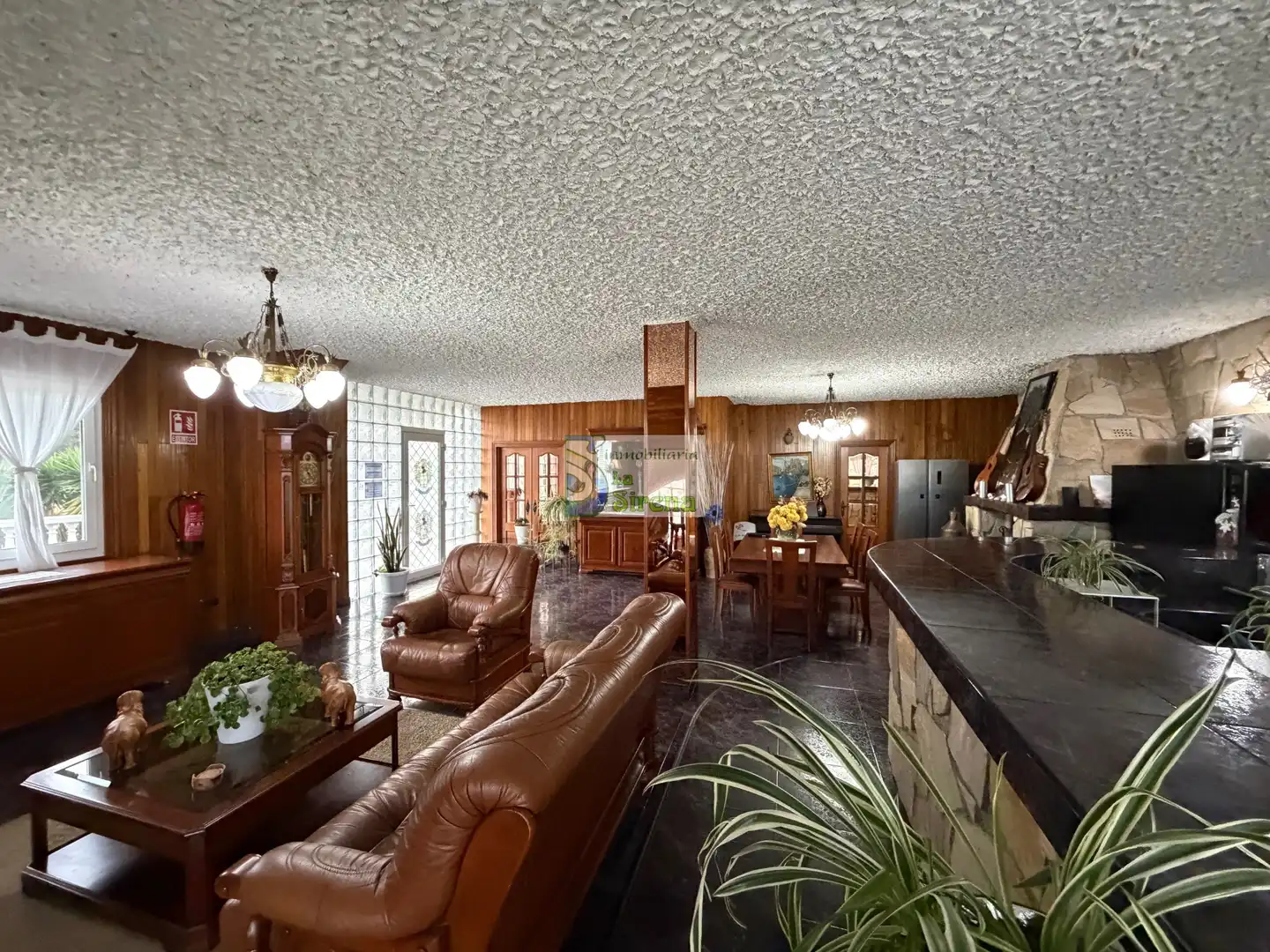 Sala de estar de Casa o chalet en venta en Castro-Urdiales con Calefacción, Jardín privado y Terraza