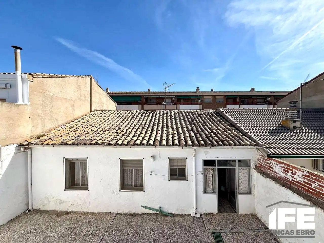 Vista exterior de Casa o xalet en venda en Alagón amb Terrassa