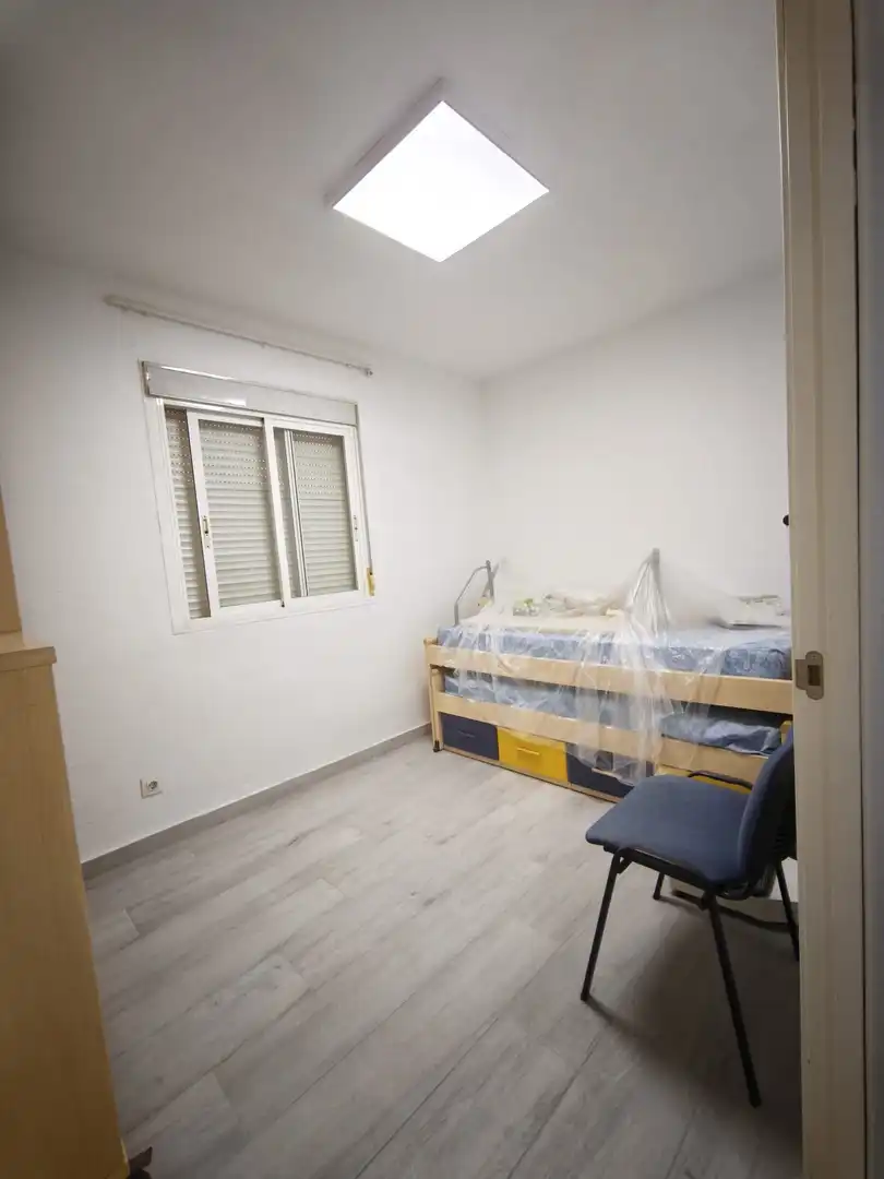 Habitación de Piso de alquiler en Sevilla con Aire acondicionado, Calefacción y Amueblado
